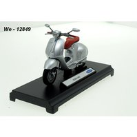 Welly 1:18 Vespa 2017 946 (silver) - code Welly 12849, model motocyklu